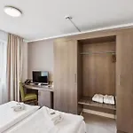 Cityhotel Amadeus Hotel 3*