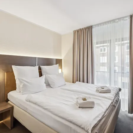 Cityhotel Amadeus מלון