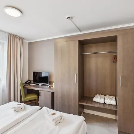 Cityhotel Amadeus 酒店 3*