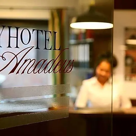 Cityhotel Amadeus Hotell 3*