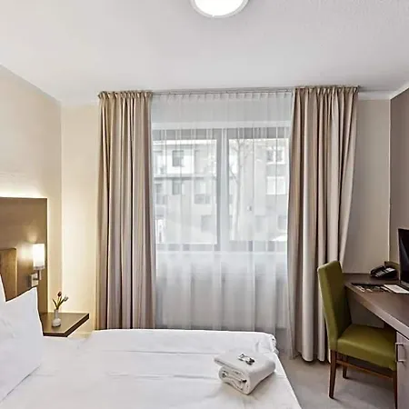 Cityhotel Amadeus Hotel 3*