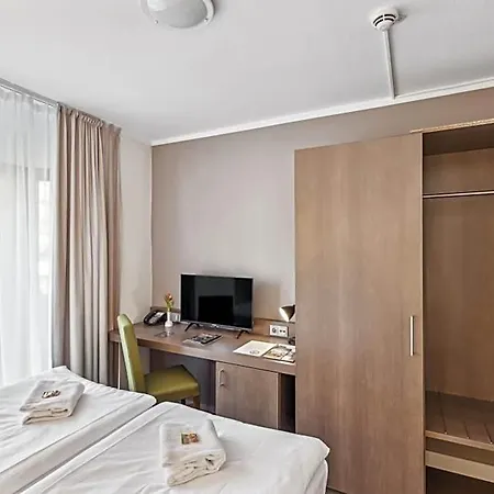 Cityhotel Amadeus Hotel 3*