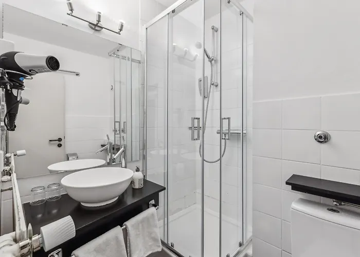 Cityhotel Amadeus מלון