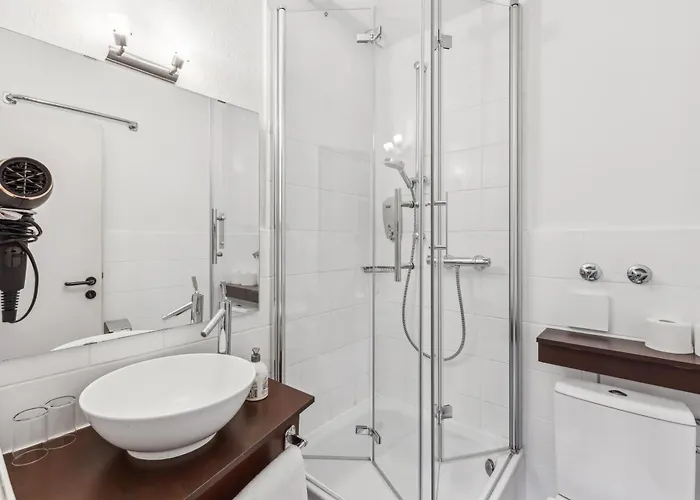 Cityhotel Amadeus מלון