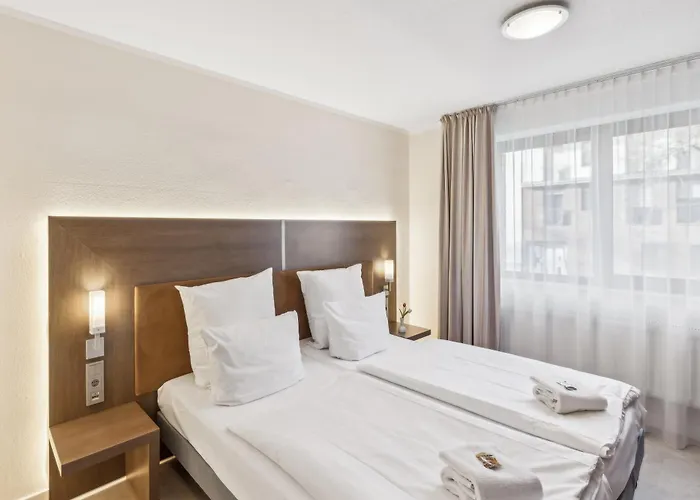 מלון Cityhotel Amadeus 3*